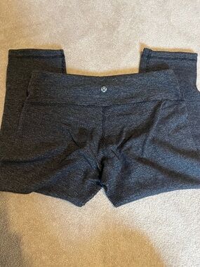 lululemon athletica Women's Charcoal Gray cropped Leggings